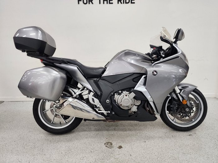 2010 Honda VFR1200F Silver