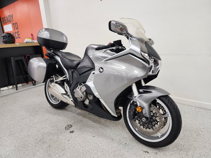 2010 Honda VFR1200F Silver