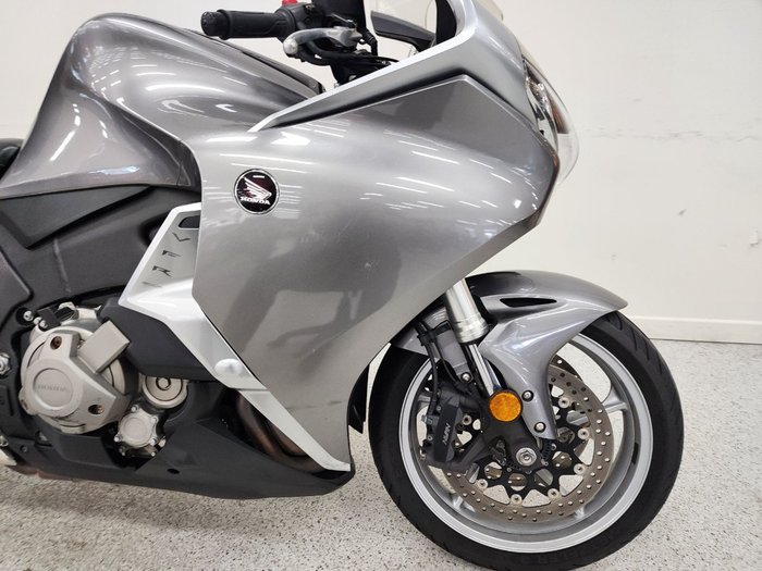 2010 Honda VFR1200F Silver