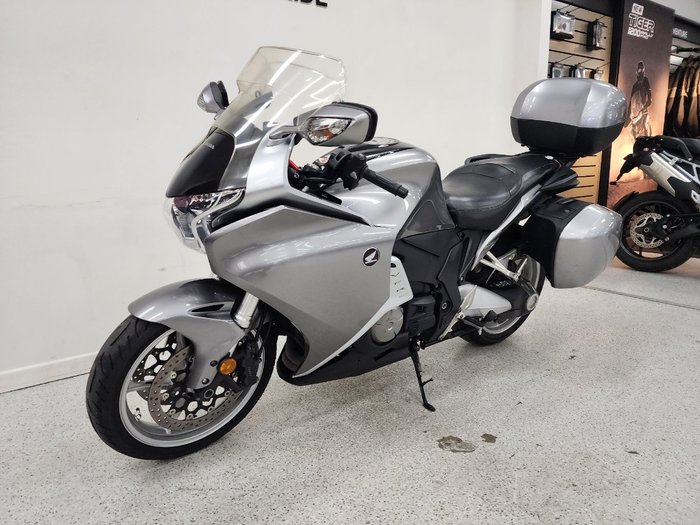 2010 Honda VFR1200F Silver