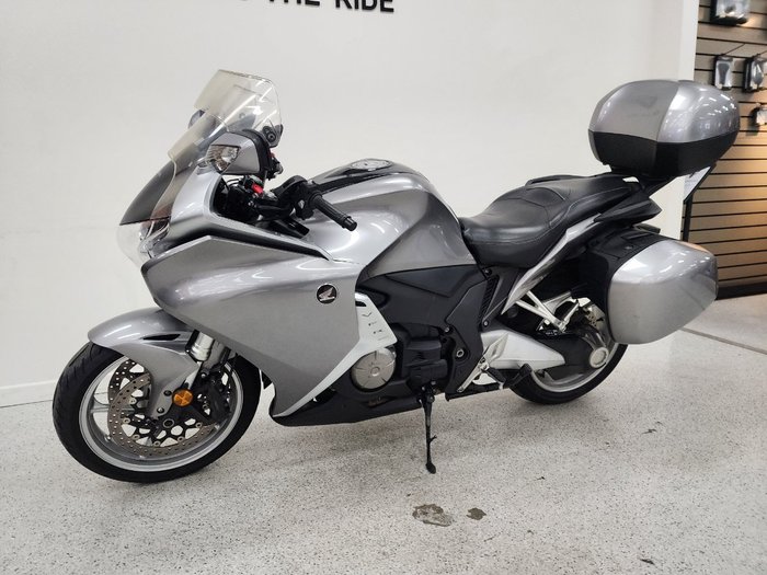 2010 Honda VFR1200F Silver
