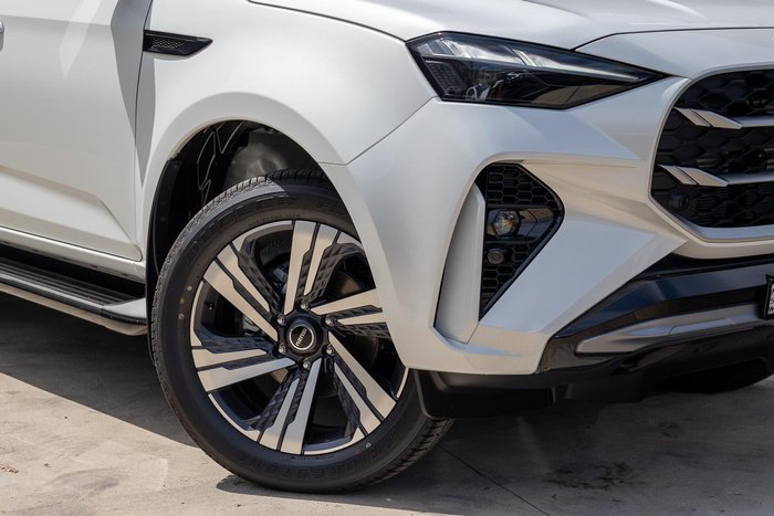 2025 Isuzu MU-X LS-T