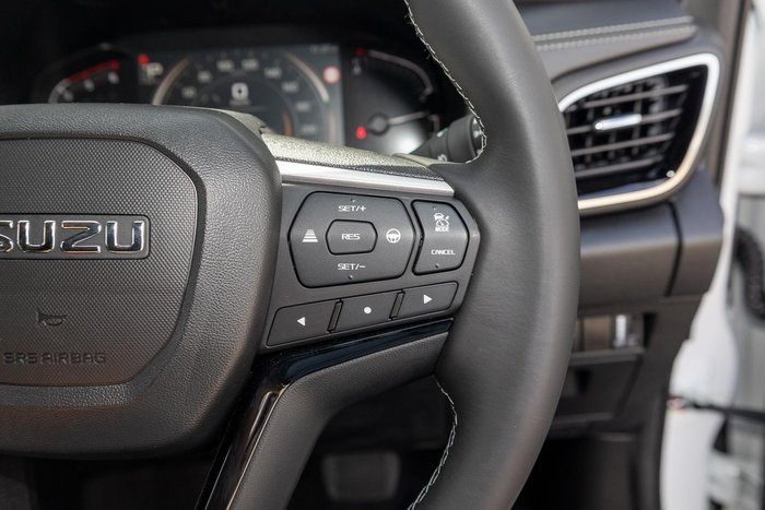 2025 Isuzu MU-X LS-T