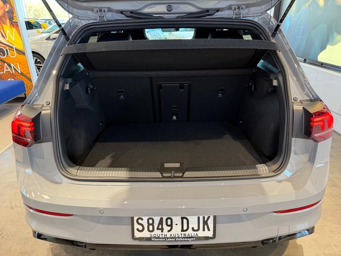 2026 Volkswagen Golf 110TSI R-Line