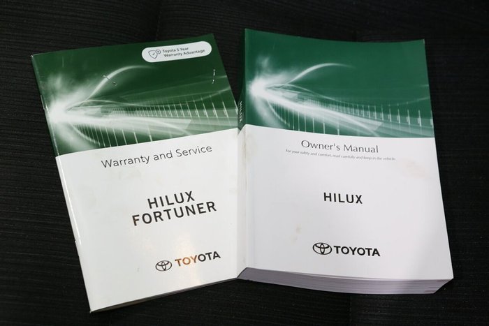 2025 Toyota Hilux SR