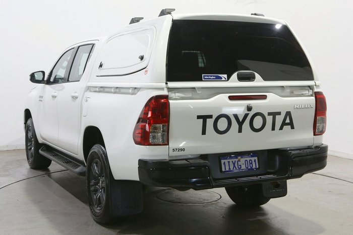 2025 Toyota Hilux SR