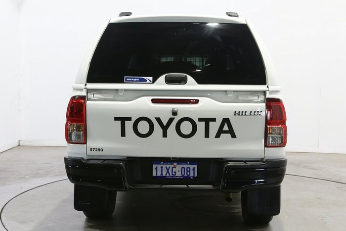2025 Toyota Hilux SR