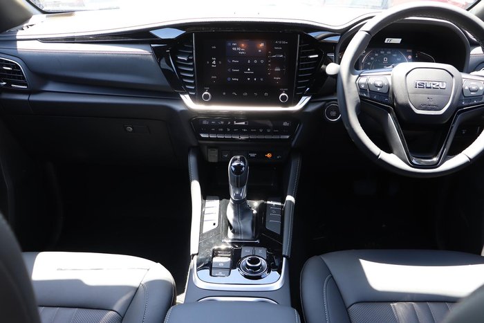 2025 Isuzu MU-X LS-T