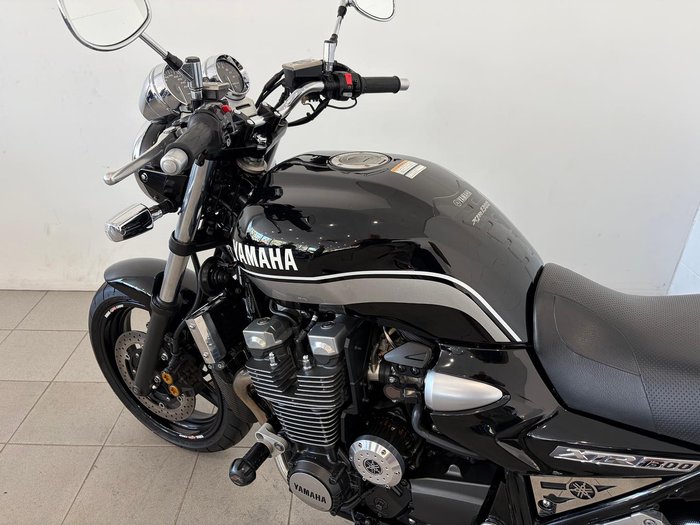 2012 Yamaha XJR1300 XJR Black