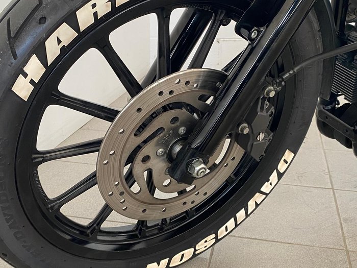 2009 Harley-Davidson Iron 883 (XL883N) Sportster Black