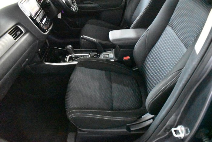 2017 Mitsubishi Outlander ES