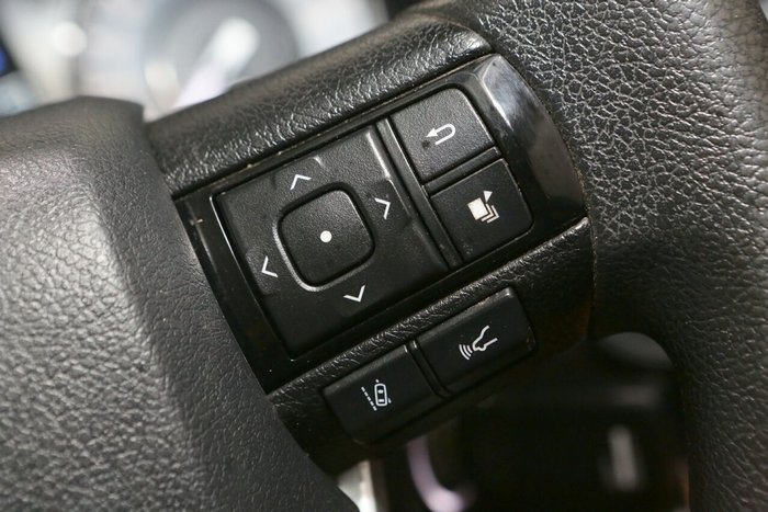 2022 Toyota Hilux SR