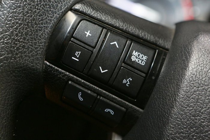 2022 Toyota Hilux SR