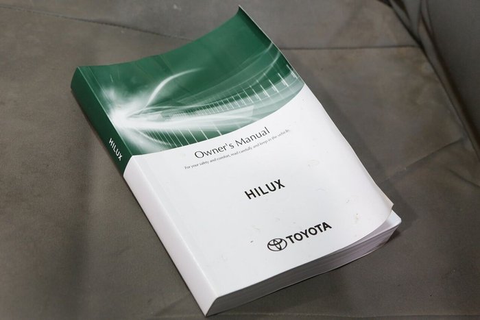 2022 Toyota Hilux SR