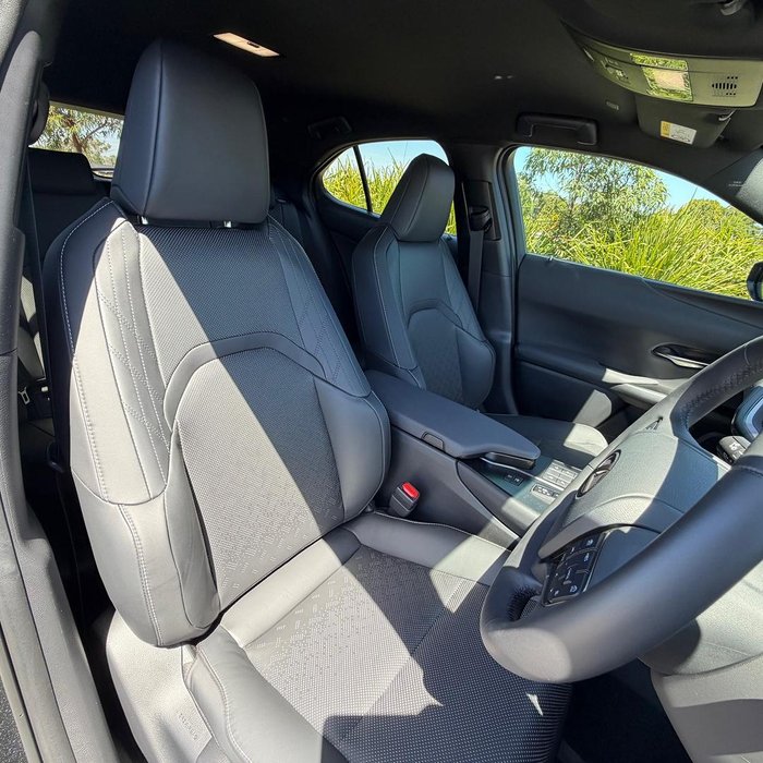 2025 Lexus UX 300h Sport Luxury