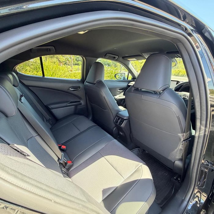 2025 Lexus UX 300h Sport Luxury