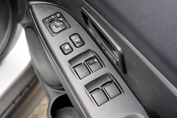 2024 Mitsubishi ASX ES