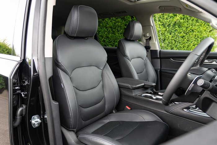 2024 LDV D90 Executive SV9A 4X4 Dual Range Metal Black