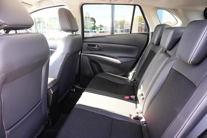 2023 Suzuki S-Cross ALLGRIP Prestige