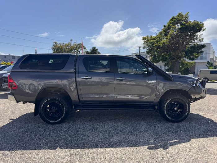 2022 Toyota Hilux SR5