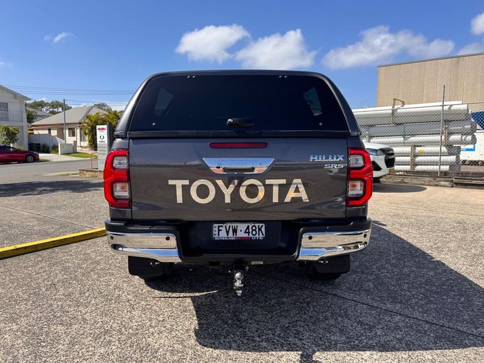 2022 Toyota Hilux SR5