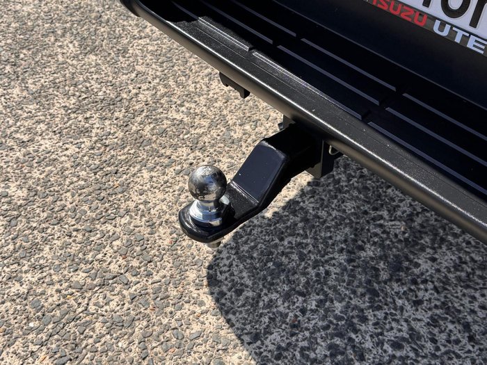 2022 Toyota Hilux SR5