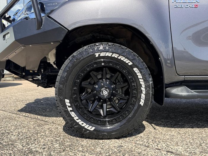 2022 Toyota Hilux SR5