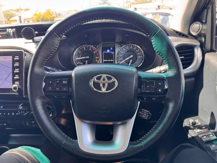 2022 Toyota Hilux SR5