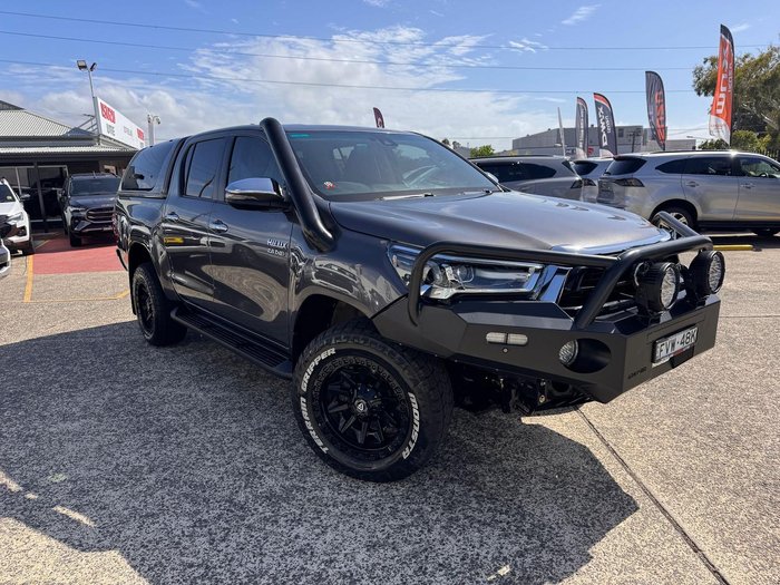 2022 Toyota Hilux SR5