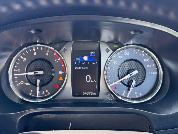 2022 Toyota Hilux SR5