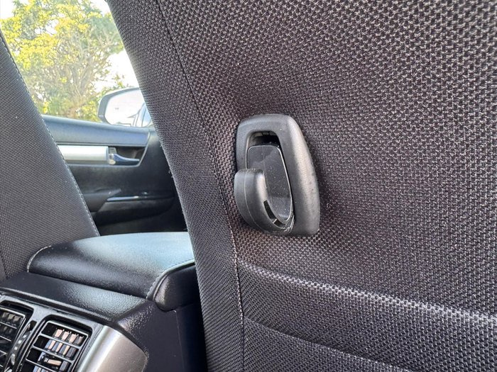 2022 Toyota Hilux SR5