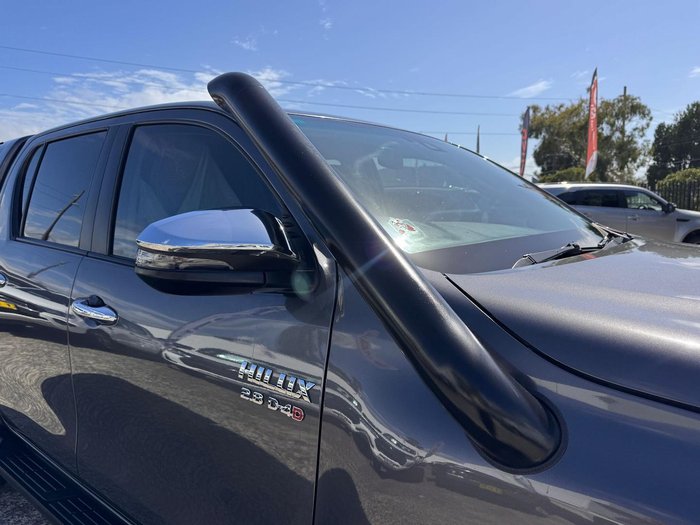 2022 Toyota Hilux SR5