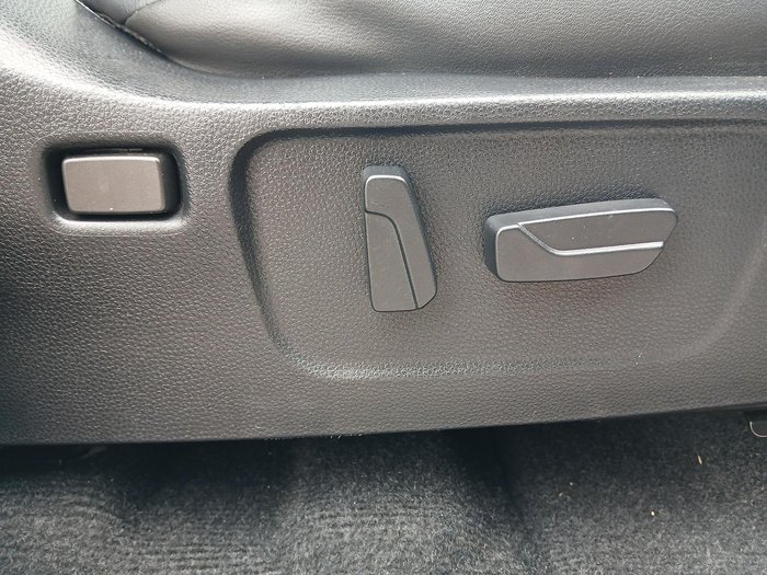 2023 Isuzu MU-X LS-T