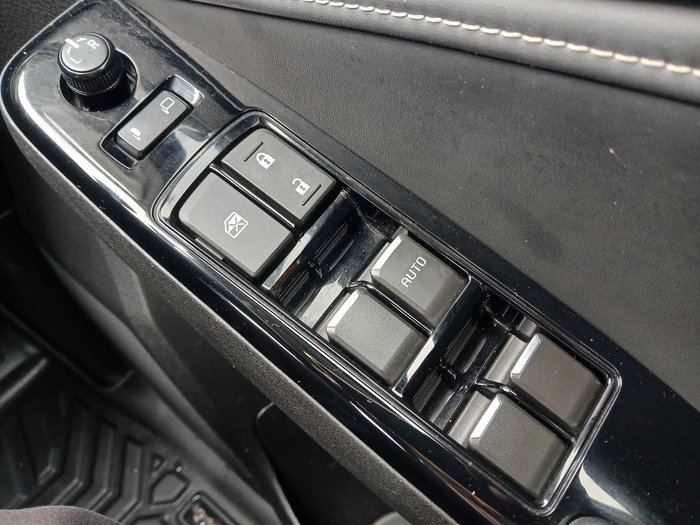 2023 Isuzu MU-X LS-T