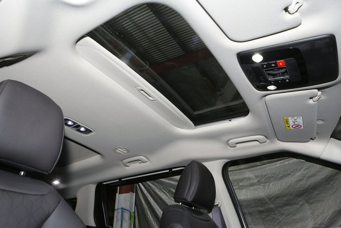 2024 Kia Carnival GT-Line HEV