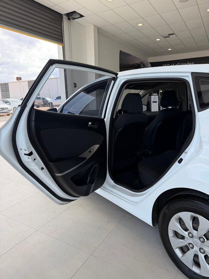 2017 Hyundai Accent Active