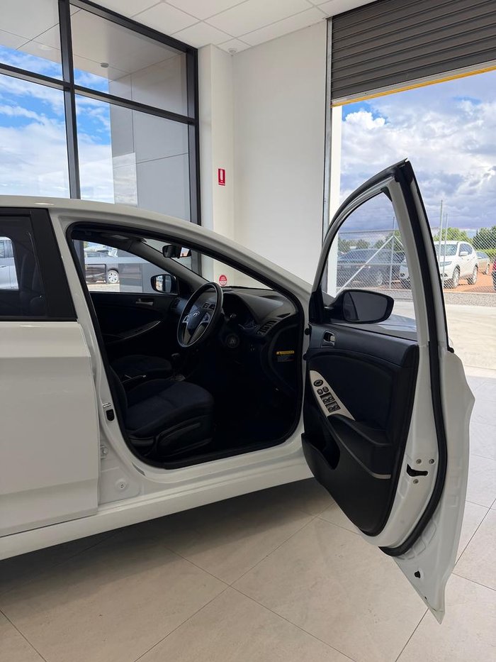 2017 Hyundai Accent Active