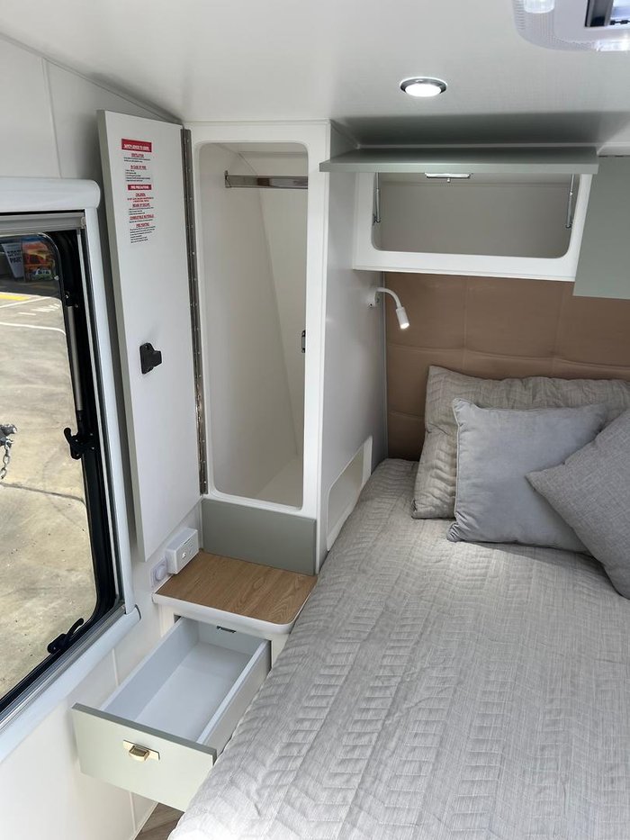 2026 Olympic Marathon 22.6' Rear Club