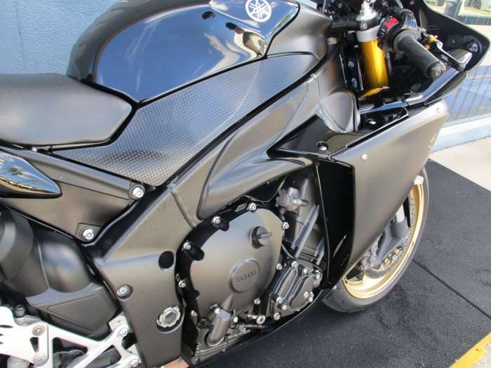 2010 Yamaha YZF-R1 Black