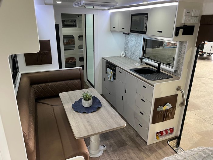 2026 Design RV Crx F226m Rear Bunks
