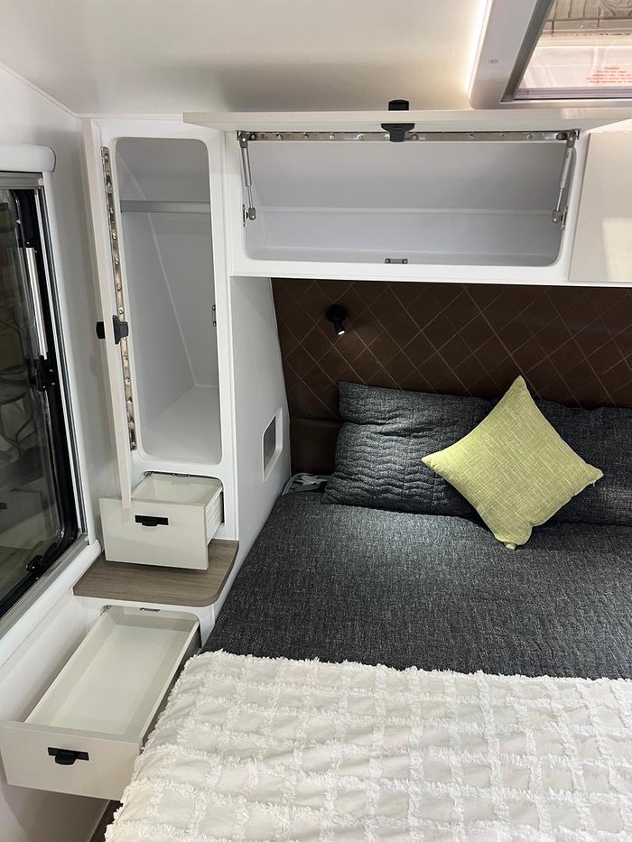 2026 Design RV Crx F226m Rear Bunks