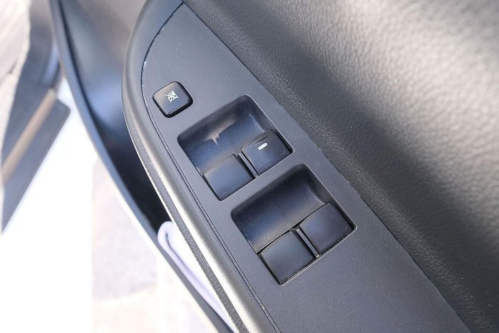 2021 Mitsubishi Triton GLX