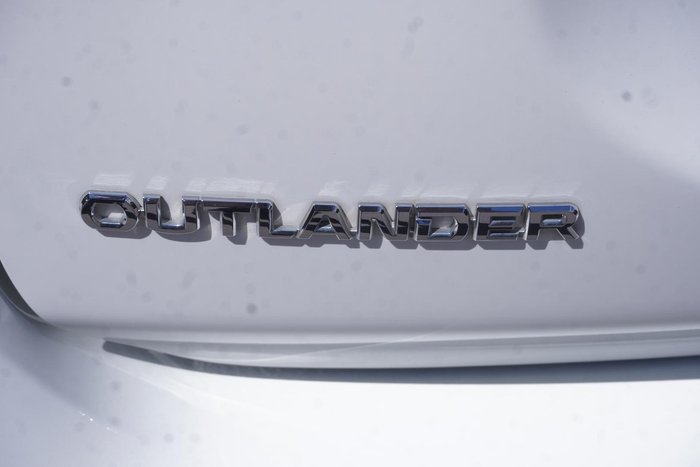 2016 Mitsubishi Outlander LS Safety Pack