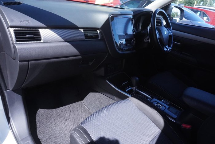 2016 Mitsubishi Outlander LS Safety Pack