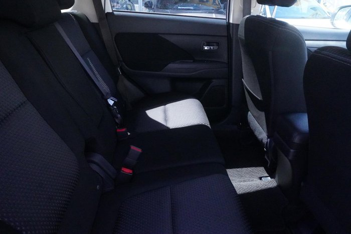 2016 Mitsubishi Outlander LS Safety Pack