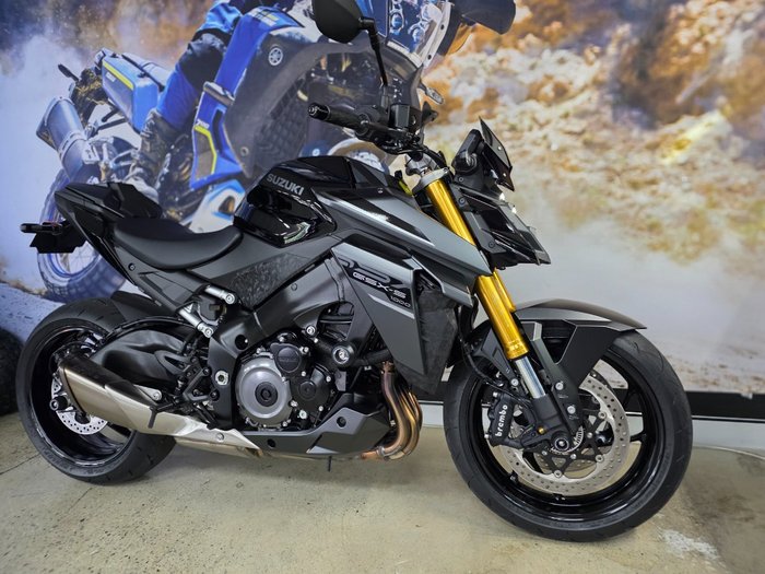 2025 Suzuki GSX-S1000 BLACK