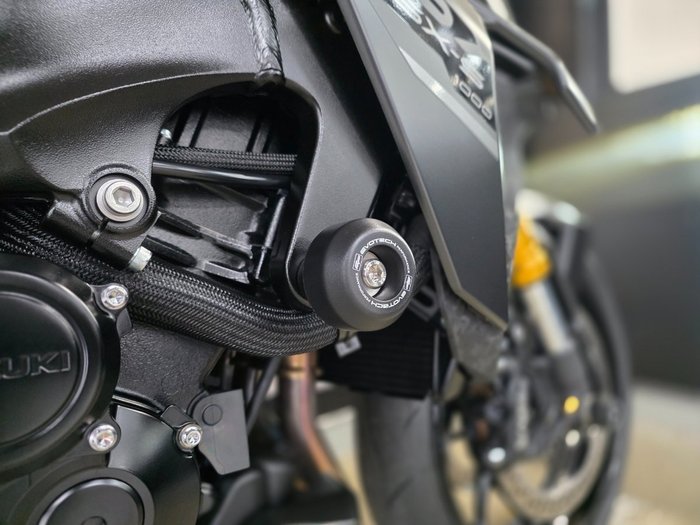 2025 Suzuki GSX-S1000 BLACK