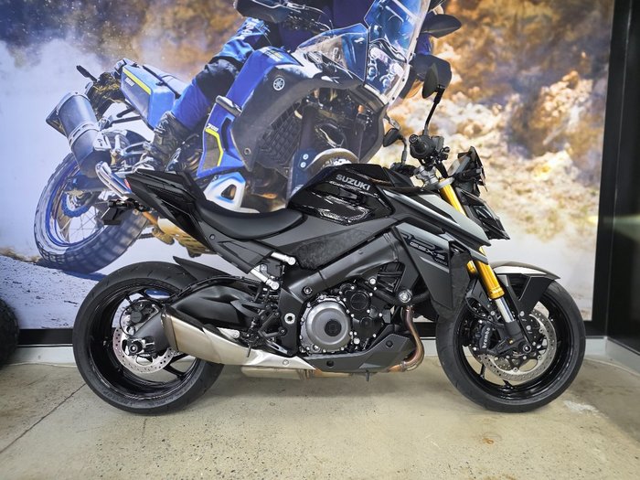 2025 Suzuki GSX-S1000 BLACK