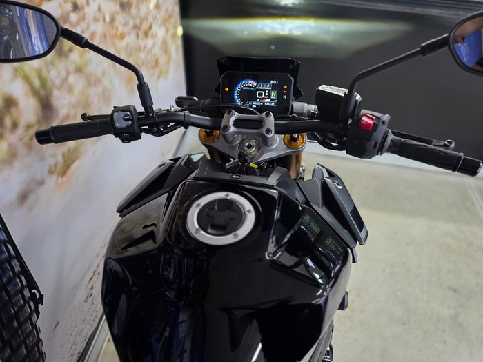 2025 Suzuki GSX-S1000 BLACK