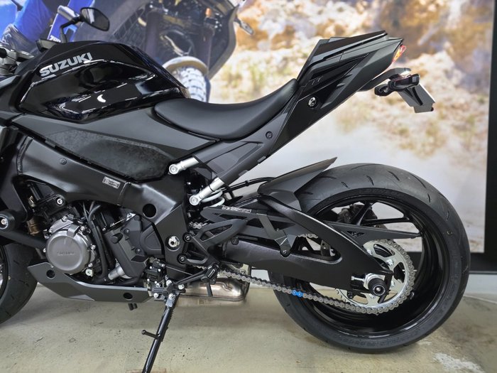 2025 Suzuki GSX-S1000 BLACK